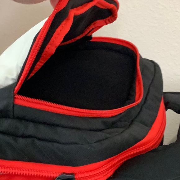 Jansport UNHINGED Black/White Sands - Picture 10 of 16